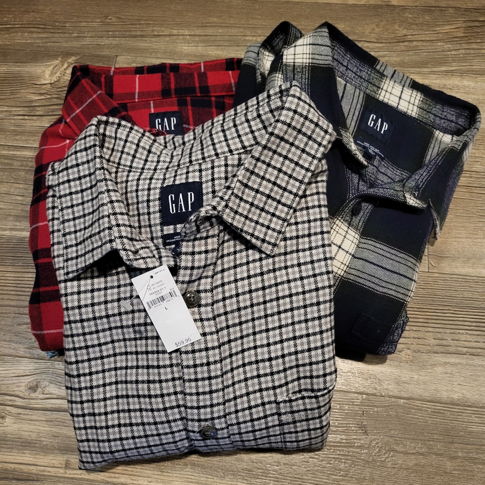 GAP | Men's Plaid Shirt - Black, Red, and Blue (3)